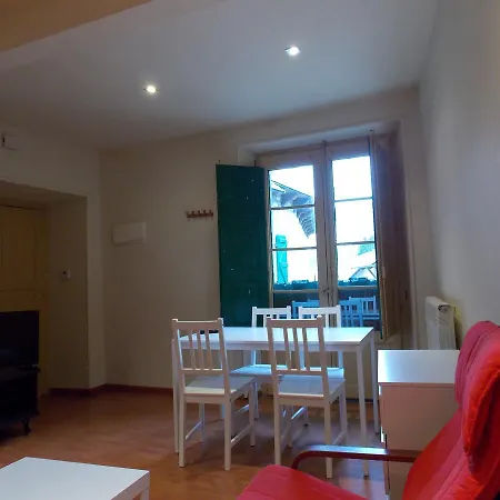 Codallos アパート